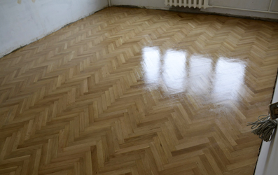 Паркет после циклевки и лакировки Паркет после циклевки и лакировки
