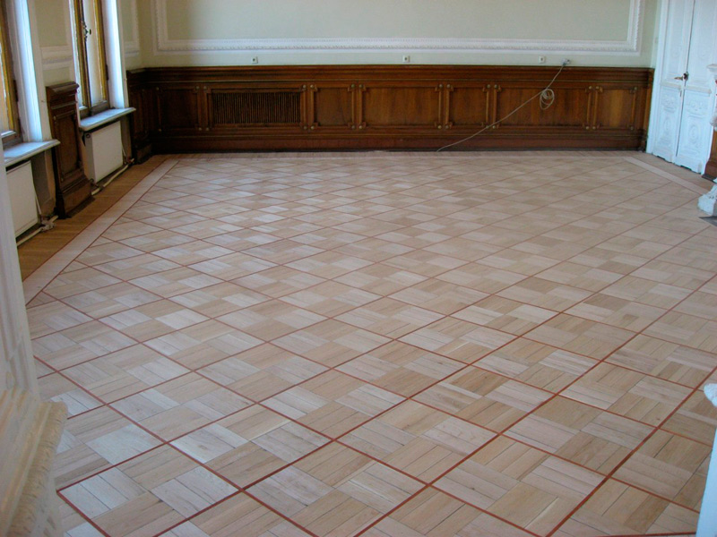 Оциклеванный паркет перед лакировкой Оциклеванный паркет перед лакировкой